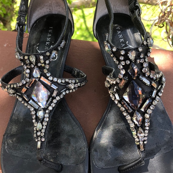 Ivanka Trump sandals - Picture 2 of 6